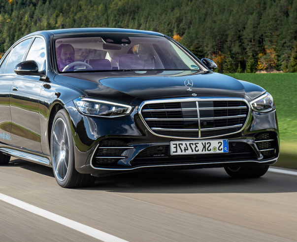 Transfer Warszawa–Berlin z kierowcą — kiedy door to door wygrywa z lotem