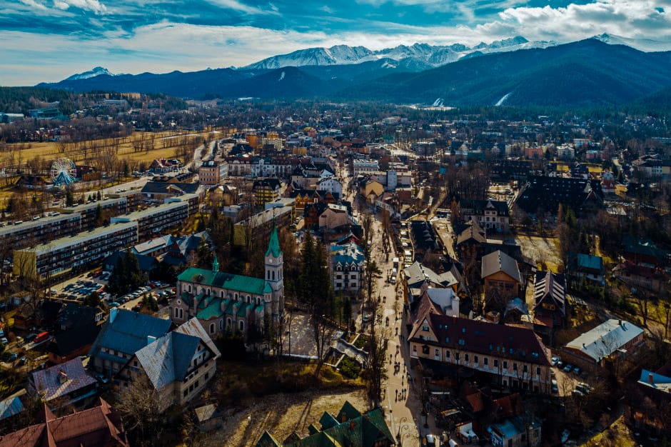 Zakopane in Winter Without Stress — Private Premium Transfer vs Your Own Car vs Taxi