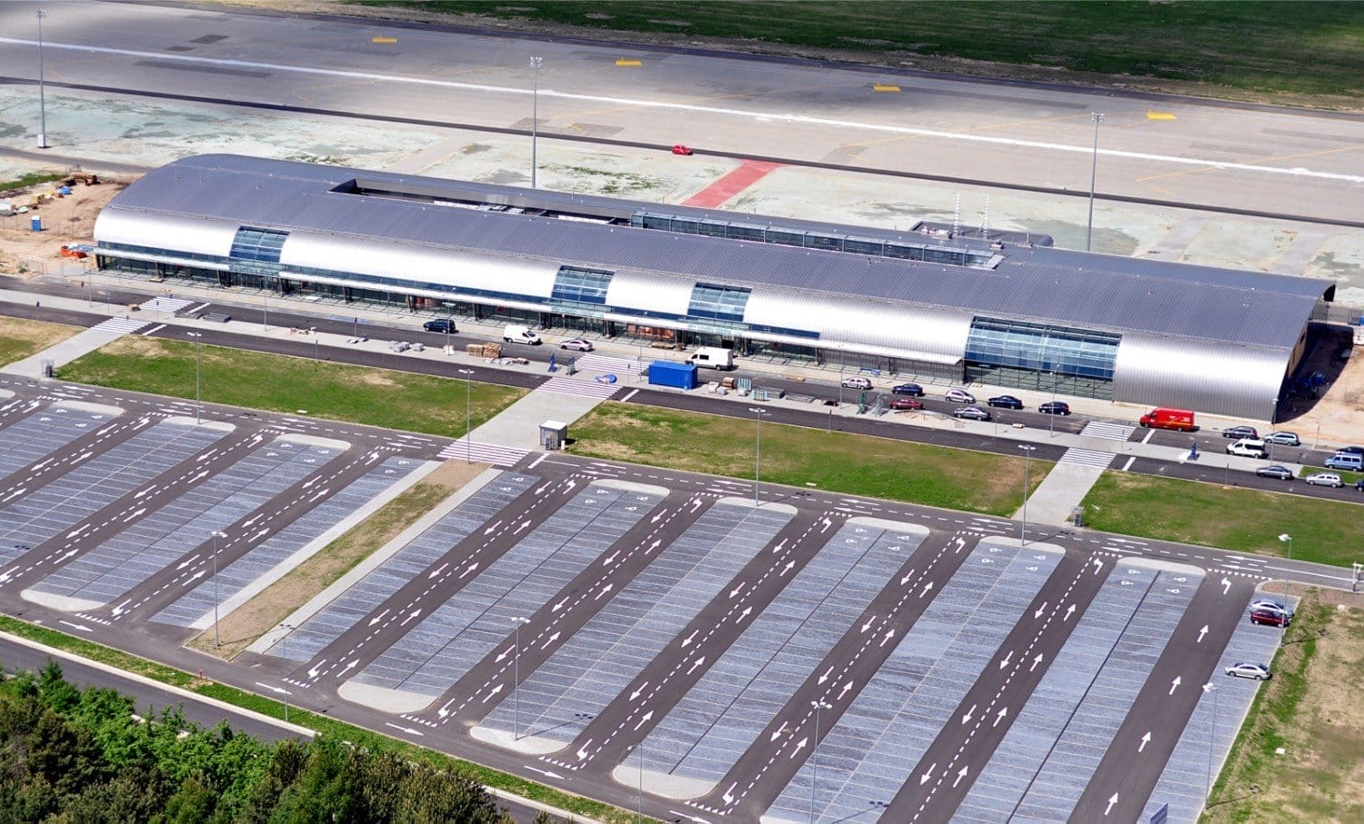 Aeropuerto de Varsovia-Modlin (WMI) — transfer VIP z prywatnym kierowcą